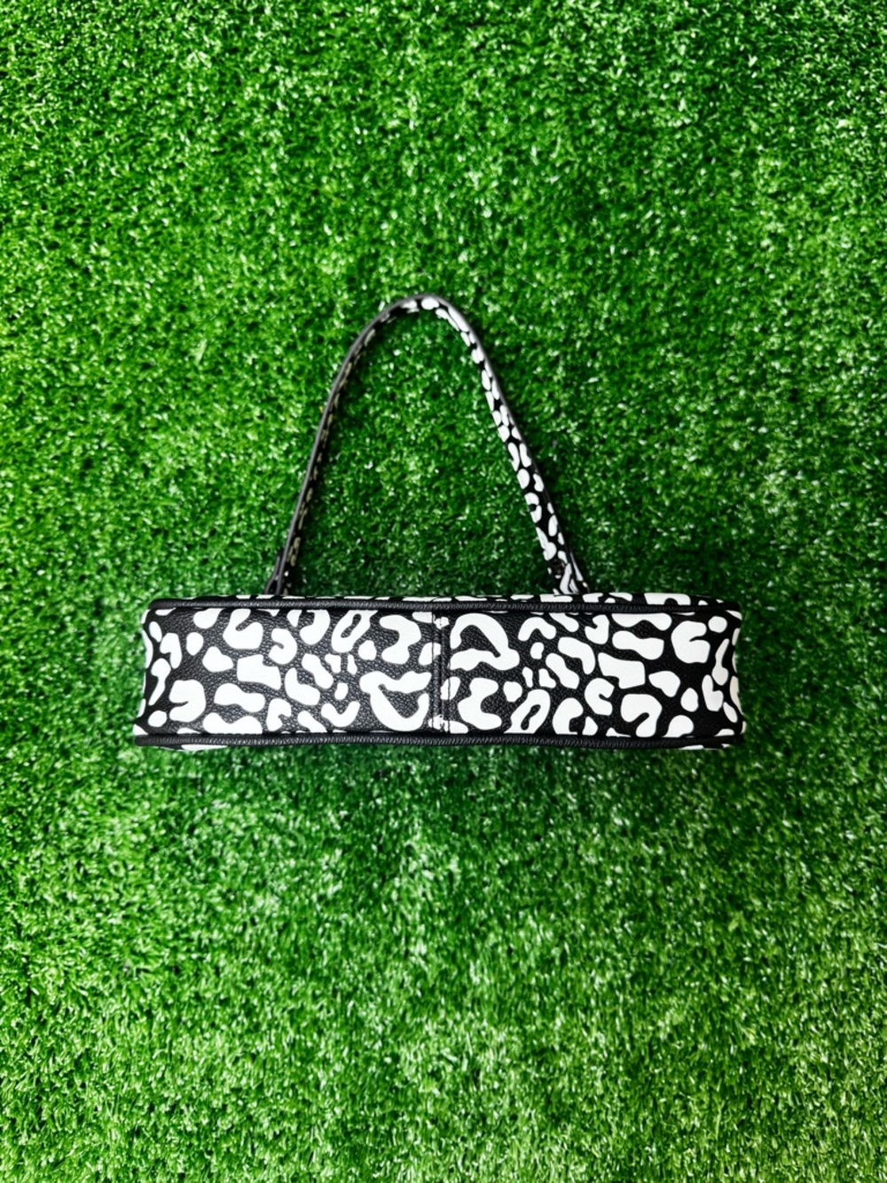 Von Dutch Black & White Leopard Print Shoulder Bag - Picture 5 of 5
